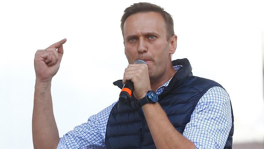Zehirlenen Rus muhalif Navalni iyiye gidiyor