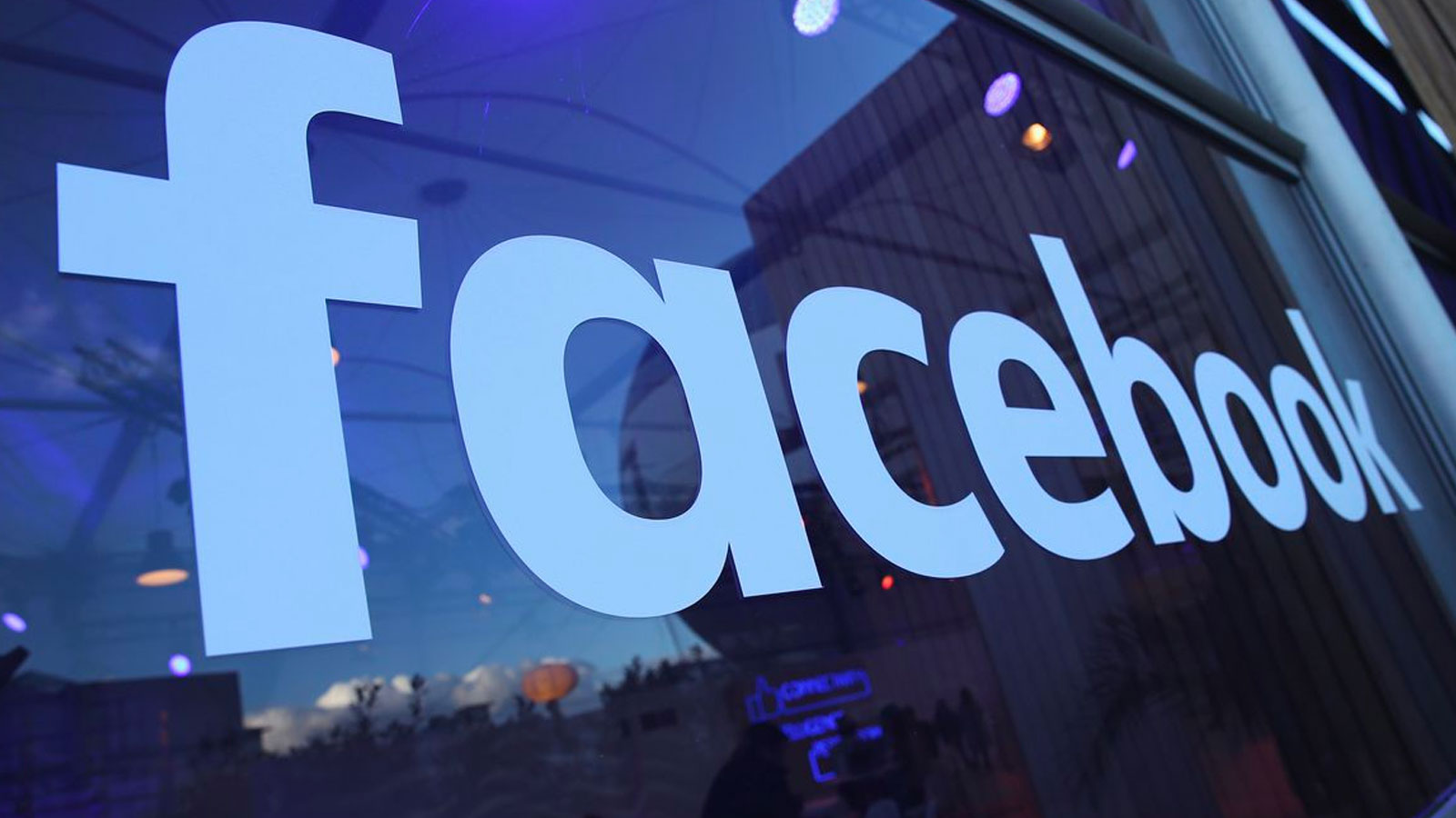 Facebook Holokost’u reddeden paylaşımı silecek