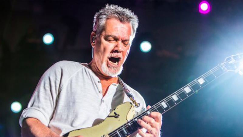 Gitarist Van Halen öldü