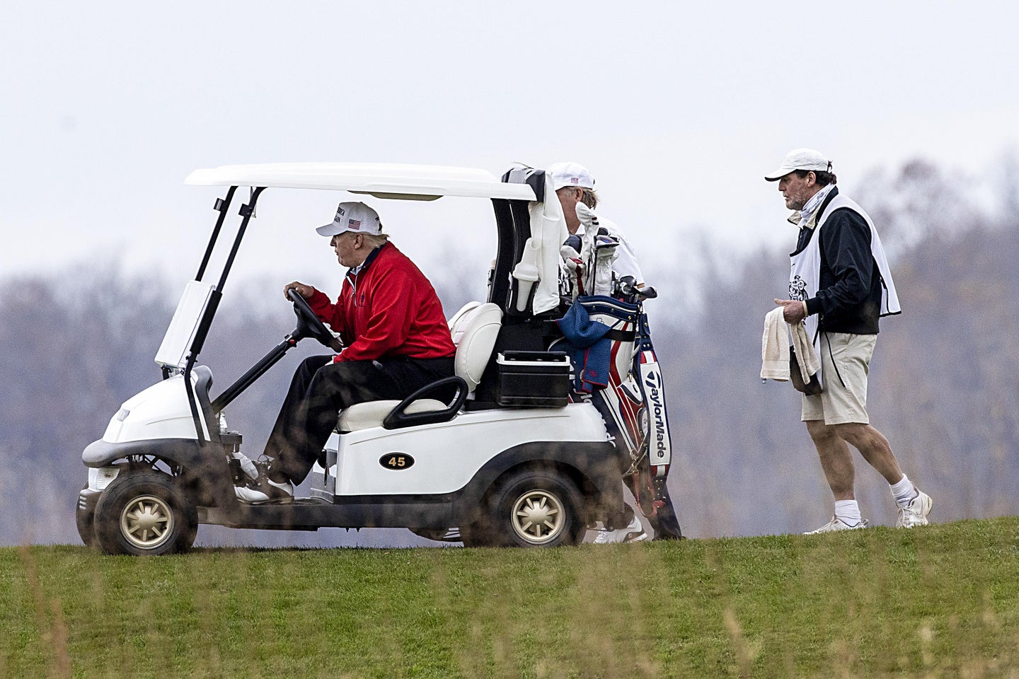 Trump, G20 oturumları yerine golfe gitti