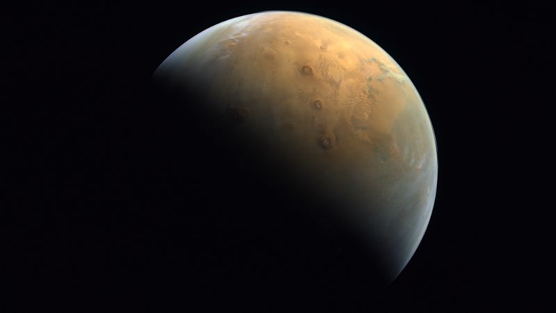 BAE uzay aracı Mars’tan ilk fotoğrafı postaladı