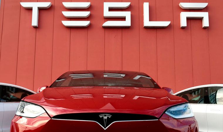 Tesla bu kez en pahalı modellerinin fiyatını indirdi