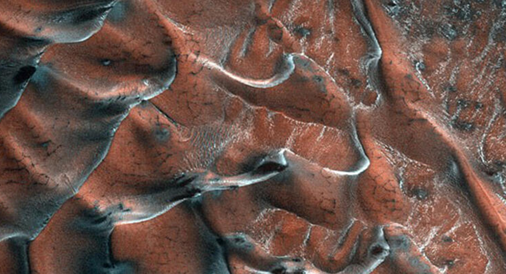 NASA, Mars’ta buzların resmini çekti