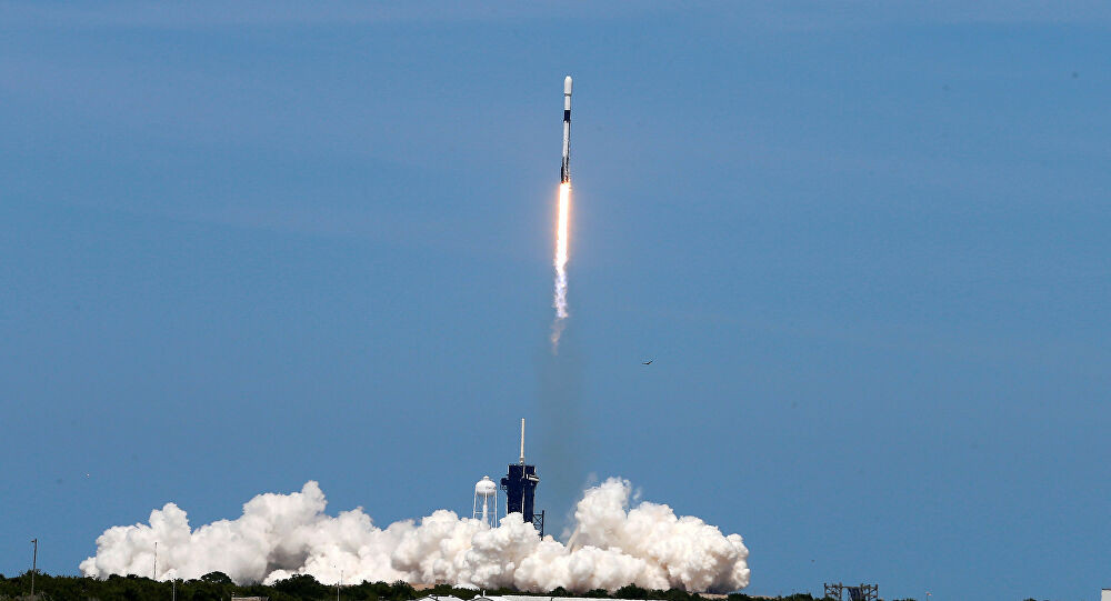 SpaceX’in roketi iniş sırasında infilak etti
