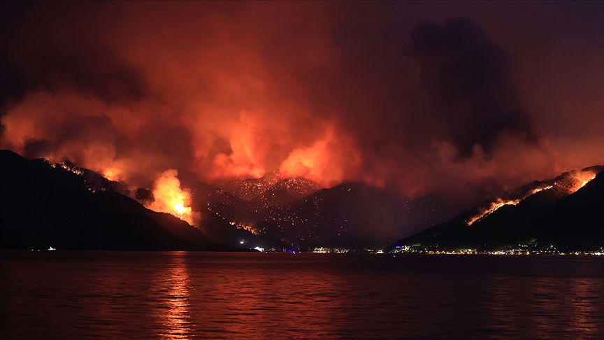 Türkiye yanıyor: 17 ilde orman yangını çıktı, 4 kişi hayatını kaybetti
