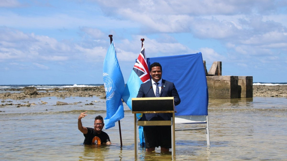 Tuvalu’nun Dışişleri Bakanı İklim Zirvesi’ne böyle seslendi