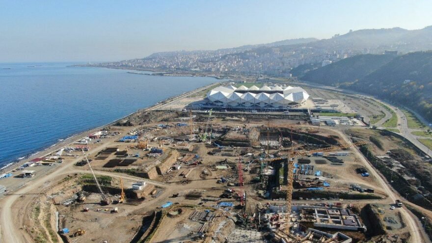 Trabzonspor'un dolgu alan üzerindeki 40 bin kişilik stadyumu çöküyor mu?