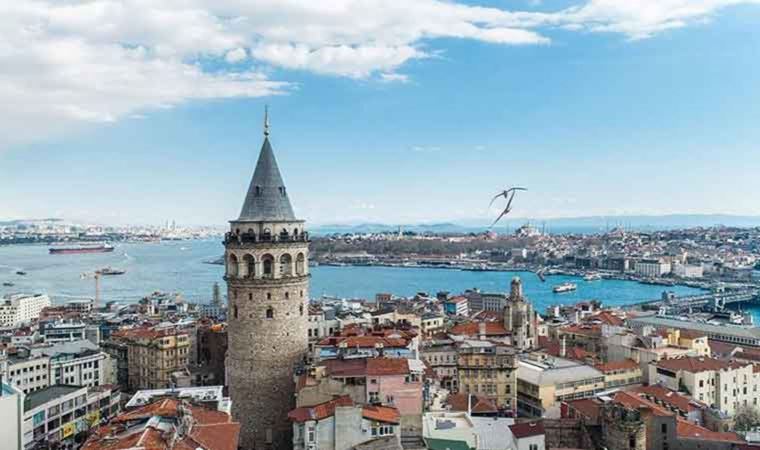 Ucuz TL ile İstanbul turist rekoru kırdı
