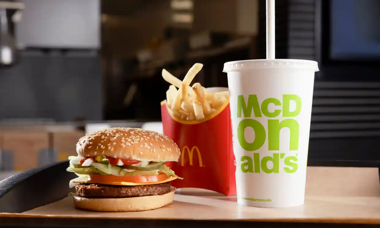 Yapay ete rağbet yok: McDonald’s da bitki temelli hamburgerini sessizce satıştan kaldırdı