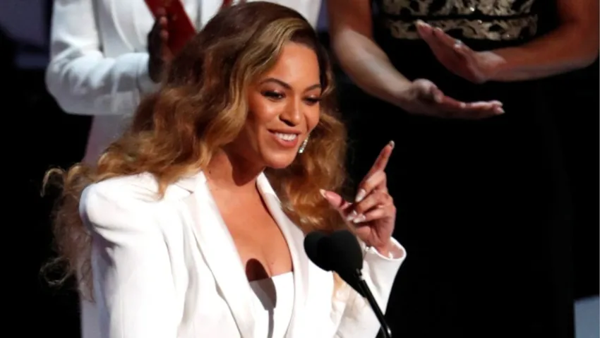 Beyonce üç ödül birden aldı, tarihe geçti
