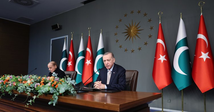 Pakistan Başbakanı İstanbul’da; Erdoğan: Ticarette hedefimiz 5 milyar dolar