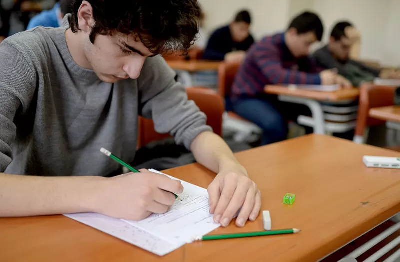 ÖSYM tam da seçim gününe üniversite sınavını koydu, ortalık karıştı