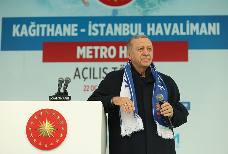 Erdoğan: Paris metrosunun damından sular akıyor, bizimkiler pırıl pırıl