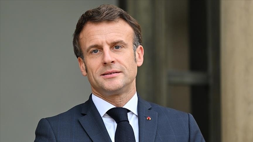 Emmanuel Macron iktidarı dokuz oyla kurtuldu