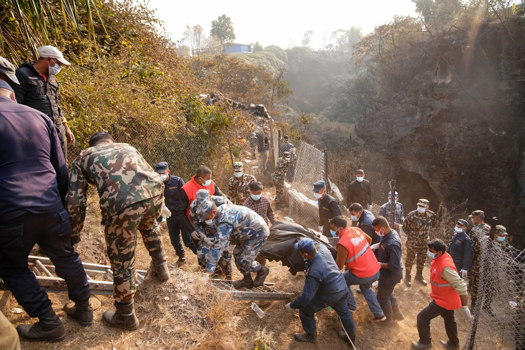 Nepal'de yolcu uçağı düştü, 68 kişi öldü