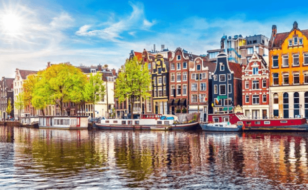 Amsterdam, ‘alem yapmaya’ gelen İngiliz erkeklere ‘dur’ diyecek