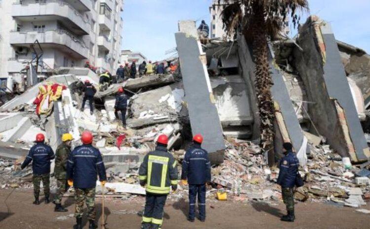 36 kişinin öldüğü Ezgi Apartmanı'nda kolon kesilmiş
