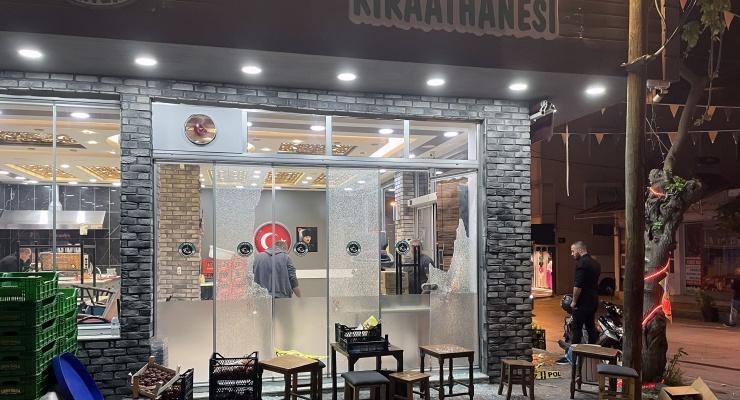 İzmir'de kahvehaneye silahlı saldırı: Bir ölü, beş yaralı