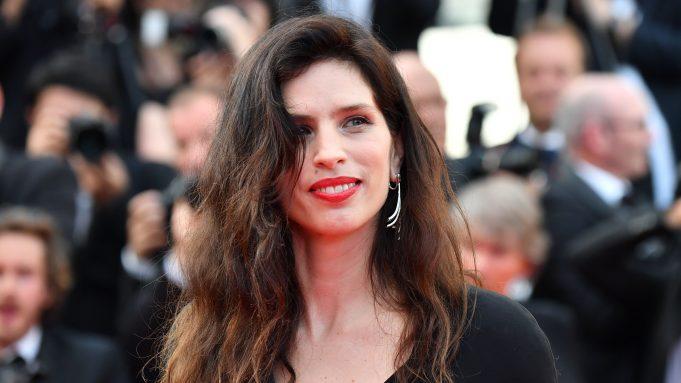 Gazeteciye saldırmakla suçlanan yönetmen Maïwenn, Cannes'ı açabilecek mi?