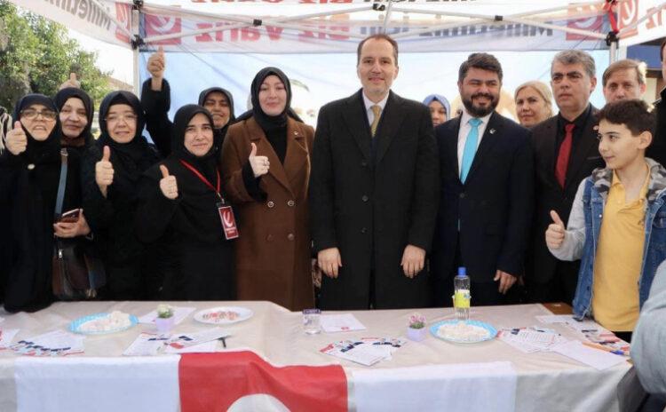 Yeniden Refah Partisi'nde bu kez 'Kadınla erkek yan yana fotoğraf çekilmez' kavgası