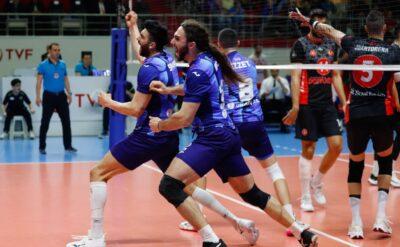 Fenerbahçe pes etmedi, Halkbank finale çıktı