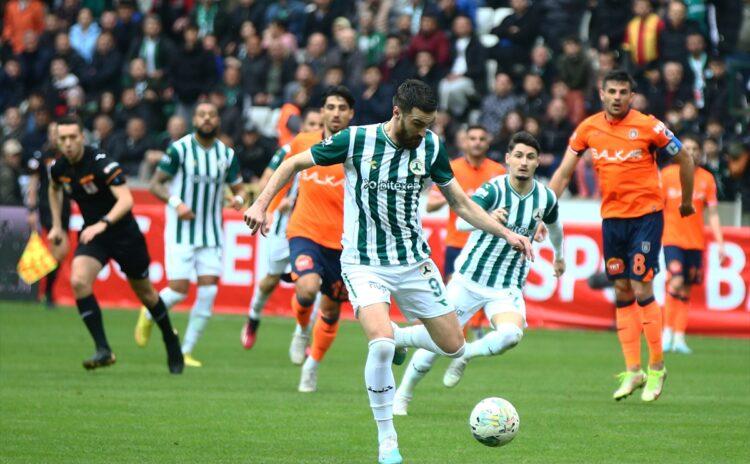 Başakşehir Giresun'da ilk yarıda maçı kazandı, Emre Belözoğlu saldırıya uğradı