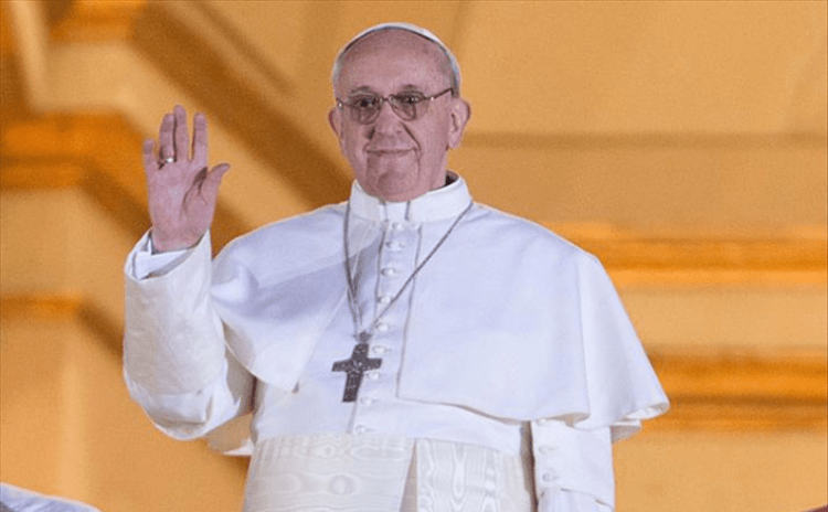 Papa Francis gençlerin sorularını yanıtladı: Kendini cinsel açıdan ifade etmek zenginliktir