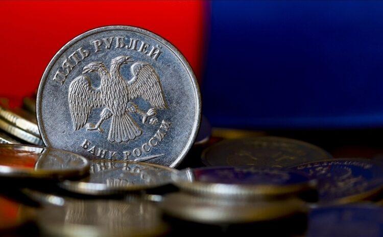 Rusya: İhracat ödemelerinde rublenin payı doları yakaladı