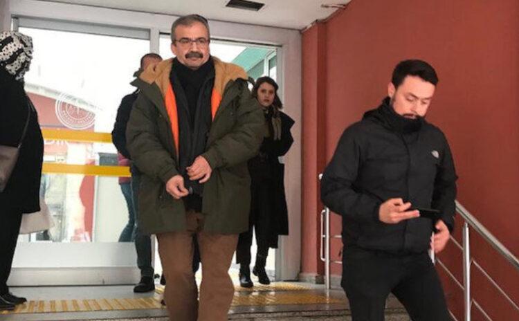Bir Türkiye paradoksu: Sırrı Süreyya Önder vekillik beklerken, cezaevi valizini hazırladı