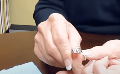 Arayan buluyor: Tuvalete düşürdükten 13 yıl sonra elmas yüzüğüne kavuştu