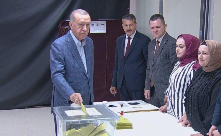 Türkiye’de seçim: Bütün partilerin katıldığı, Erdoğan’ın kazandığı şey…