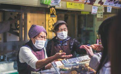 Maske zorunluluğu sırasında gülmeyi unutmuşlar: Japonya’da ‘Nasıl gülünür’ eğitimlerine talep artıyor