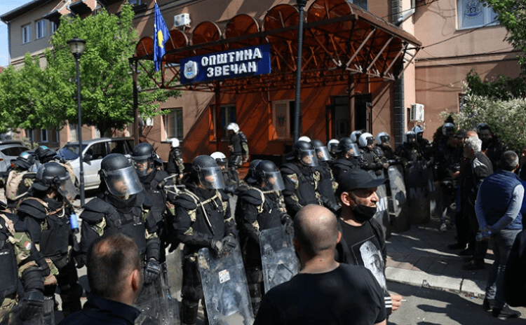 Kosova'nın kuzeyinde gerginlik sürüyor: NATO'dan 'İstikrarı bozmayın' uyarısı