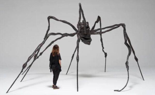 Louise Bourgeois’nın ‘Örümcek‘ heykeli rekor fiyata satıldı