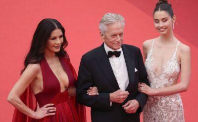 Cannes Günlüğü: Johnny Depp iddialı döndü, Onur Ödülü alan Douglas kızıyla kırmızı halıdaydı