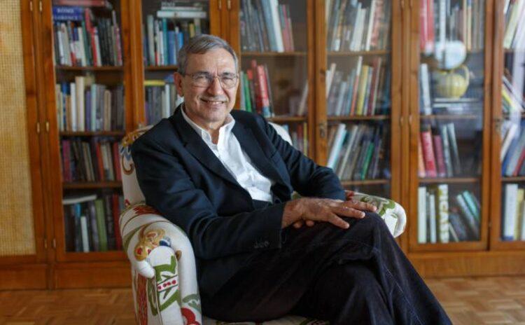 Orhan Pamuk'a Fransa ve Romanya'dan şeref doktorası