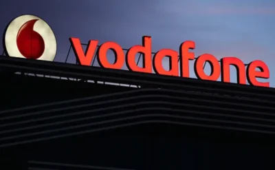 Vodafone 11 bin kişiyi işten çıkaracağını açıkladı, hisseleri yüzde 7 düştü