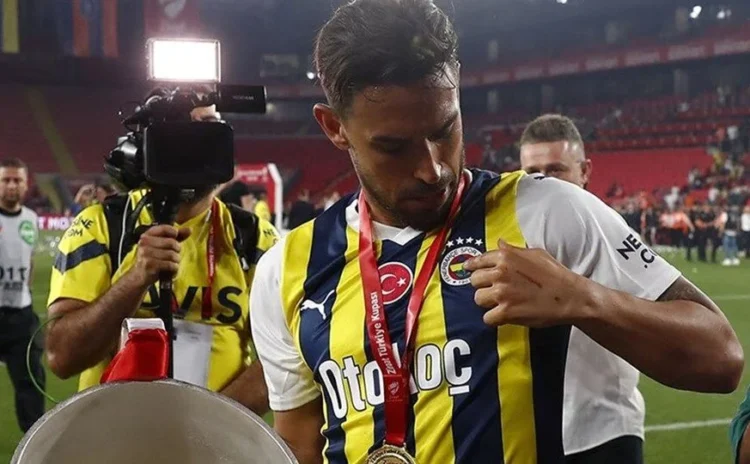 PFDK, Fenerbahçe'nin 5 yıldızlı forması için karar veremedi