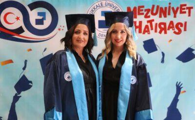 Anne ile kızı birlikte mezun oldu