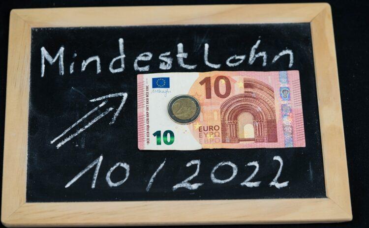 Almanya'da saatlik asgari ücret 12,41 euroya çıkıyor