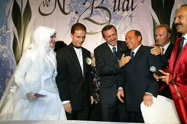 Erdoğan'dan Berlusconi anısına makale: Oğlumun nikâh şahitliğini yapmasını hiç unutmadık
