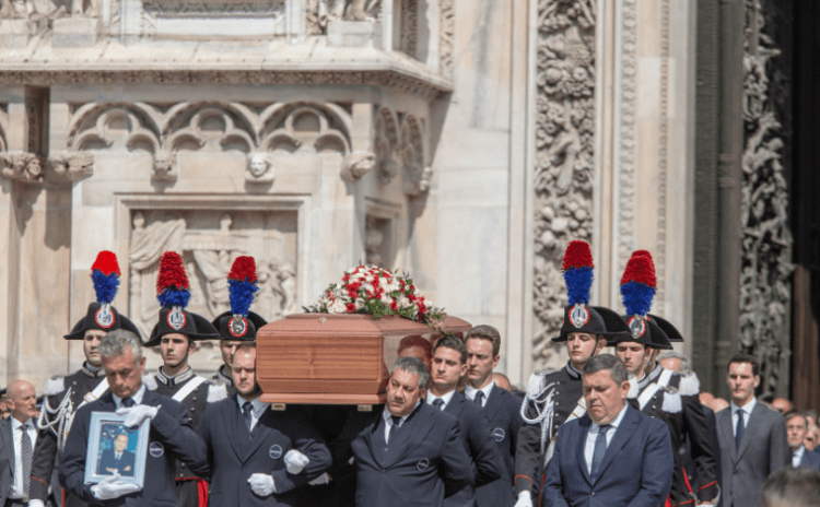 Berlusconi'nin cenazesi İtalya'da böyle uğurlandı