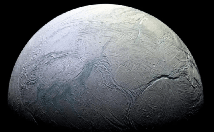 Satürn'ün uydusu Enceladus, yaşam için gerekli bütün elementlere sahip