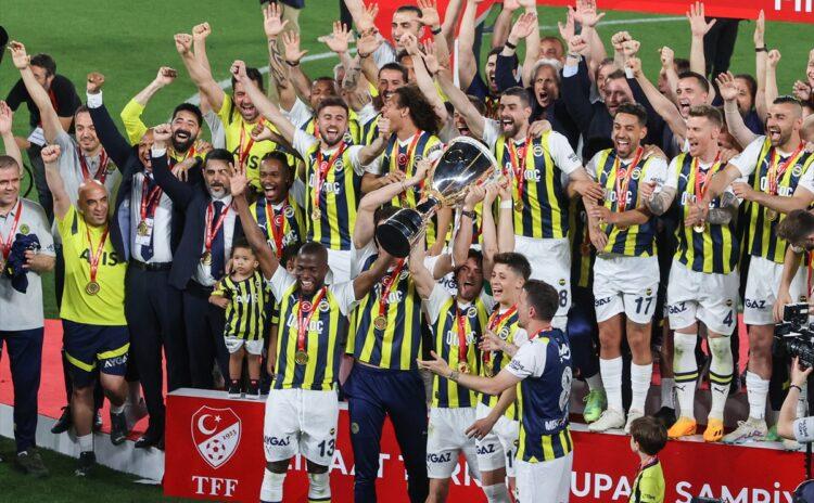 9 yıllık hasreti bitti... Türkiye Kupası Fenerbahçe'nin
