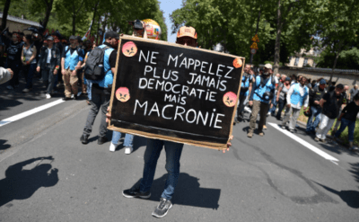 Fransa’da halk emeklilik reformuna karşı yine sokakta: Olimpiyat merkezini bastılar