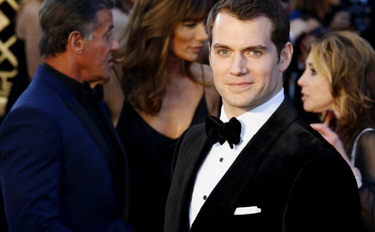 Başka bir evrende en güzel haliyle Henry Cavill, James Bond olabilirdi