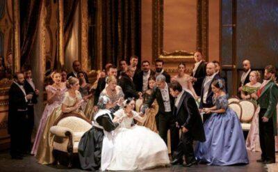 Opera İstanbul’u teslim alıyor