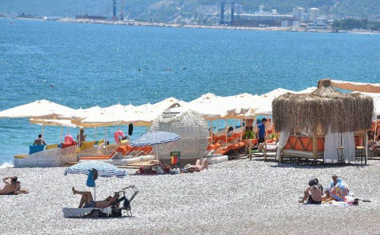 Antalya'da plajda bir aylık loca kirası bir yıllık ucuz ev kirası kadar: 75 bin lira