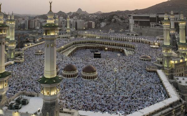 Dini turizm Suudi Arabistan’a 12 milyar dolar getiriyor