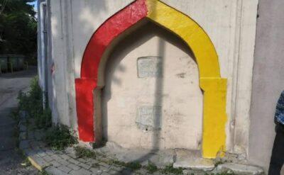 Tarihi Salih Paşa Çeşmesi sarı kırmızıya boyandı